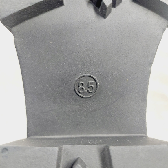 New Madden Girl Black Faux Leather Chunky Heel Buckle Closed Toe Mary Janes O176 - Picture 9 of 13